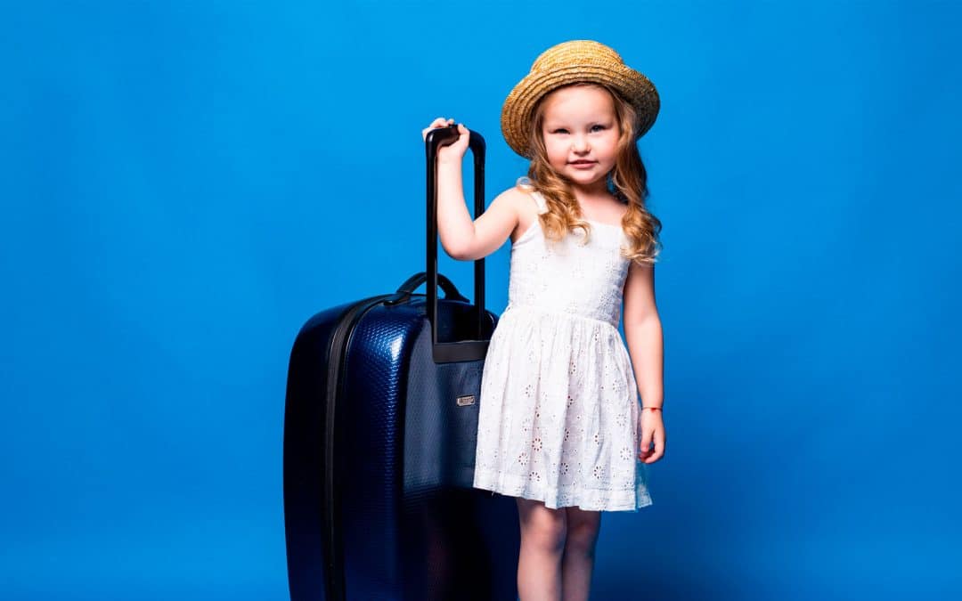 ¿Puedo salir de viaje con mi hijo menor de edad?